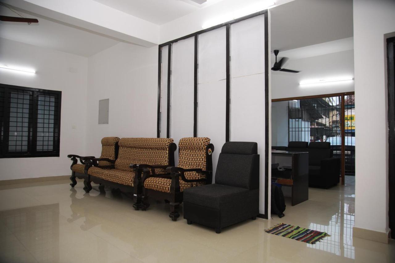 Meghna Residency Hotel Thiruvananthapuram Exterior foto