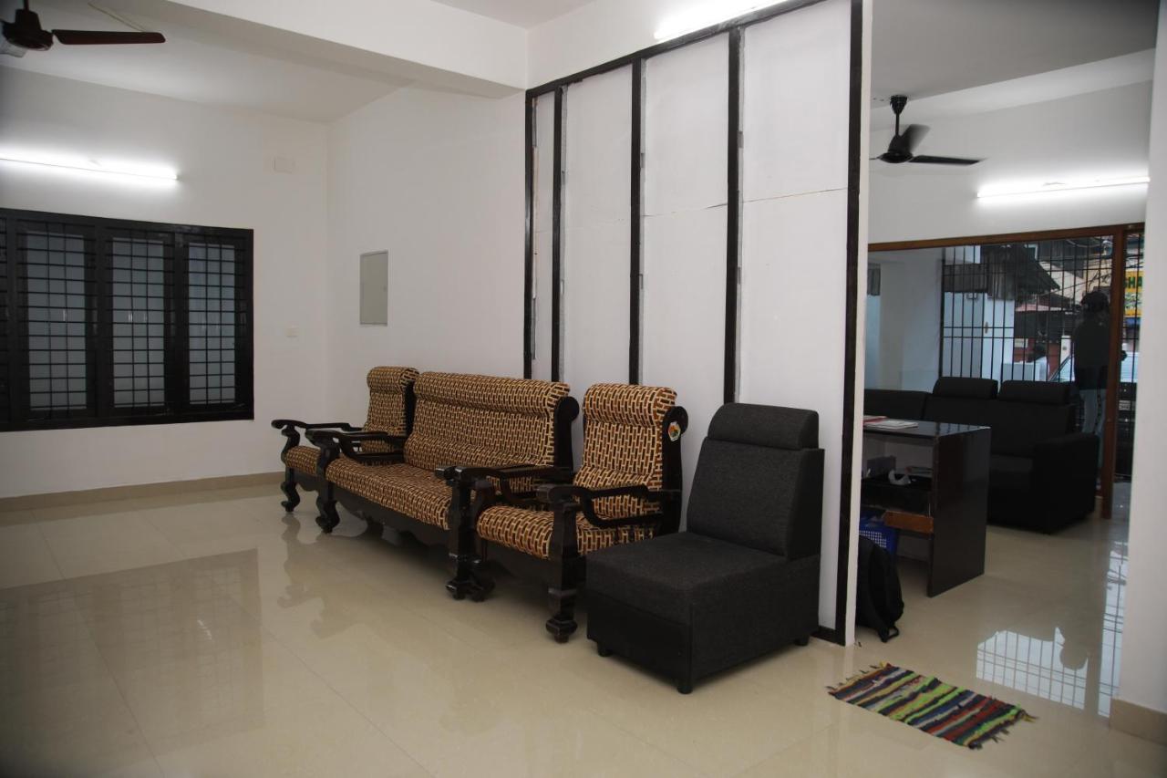 Meghna Residency Hotel Thiruvananthapuram Exterior foto
