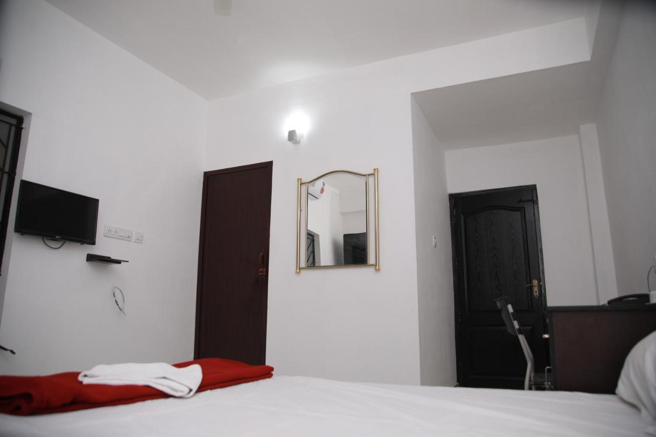 Meghna Residency Hotel Thiruvananthapuram Exterior foto
