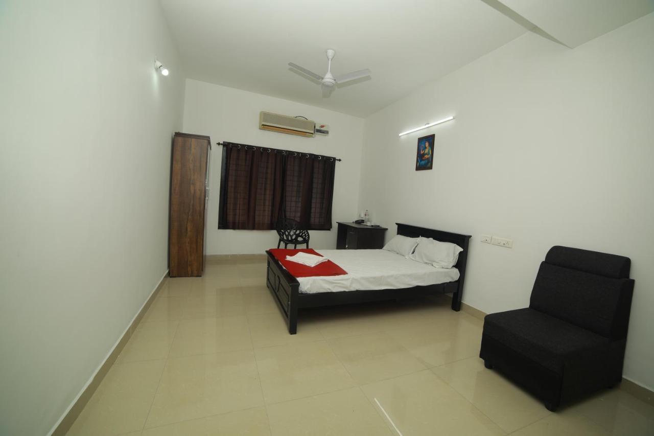 Meghna Residency Hotel Thiruvananthapuram Exterior foto