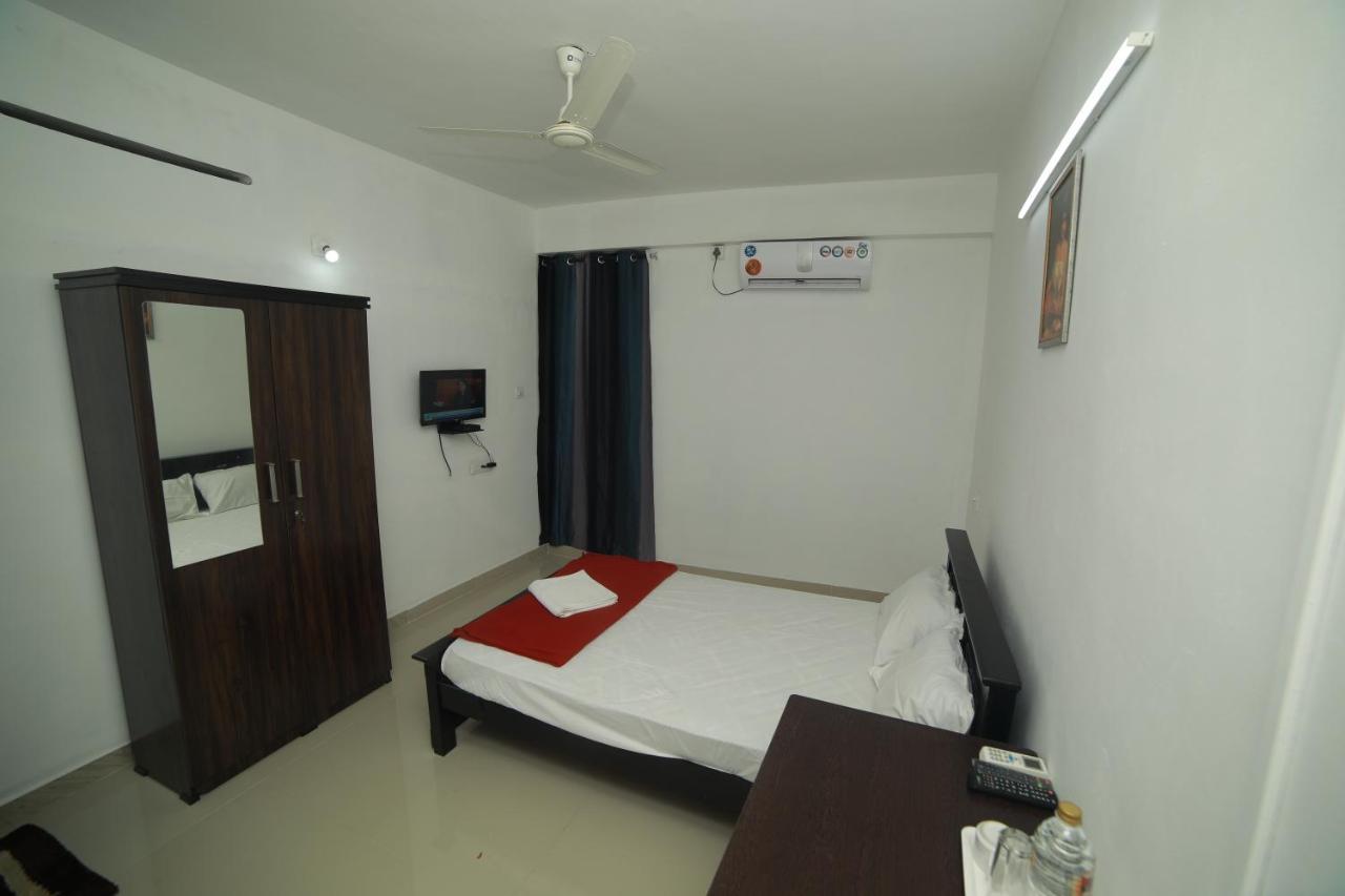 Meghna Residency Hotel Thiruvananthapuram Exterior foto