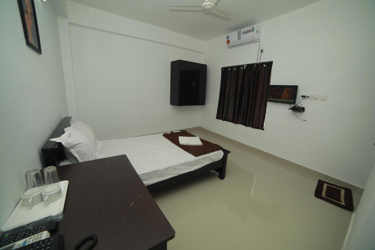 Meghna Residency Hotel Thiruvananthapuram Exterior foto