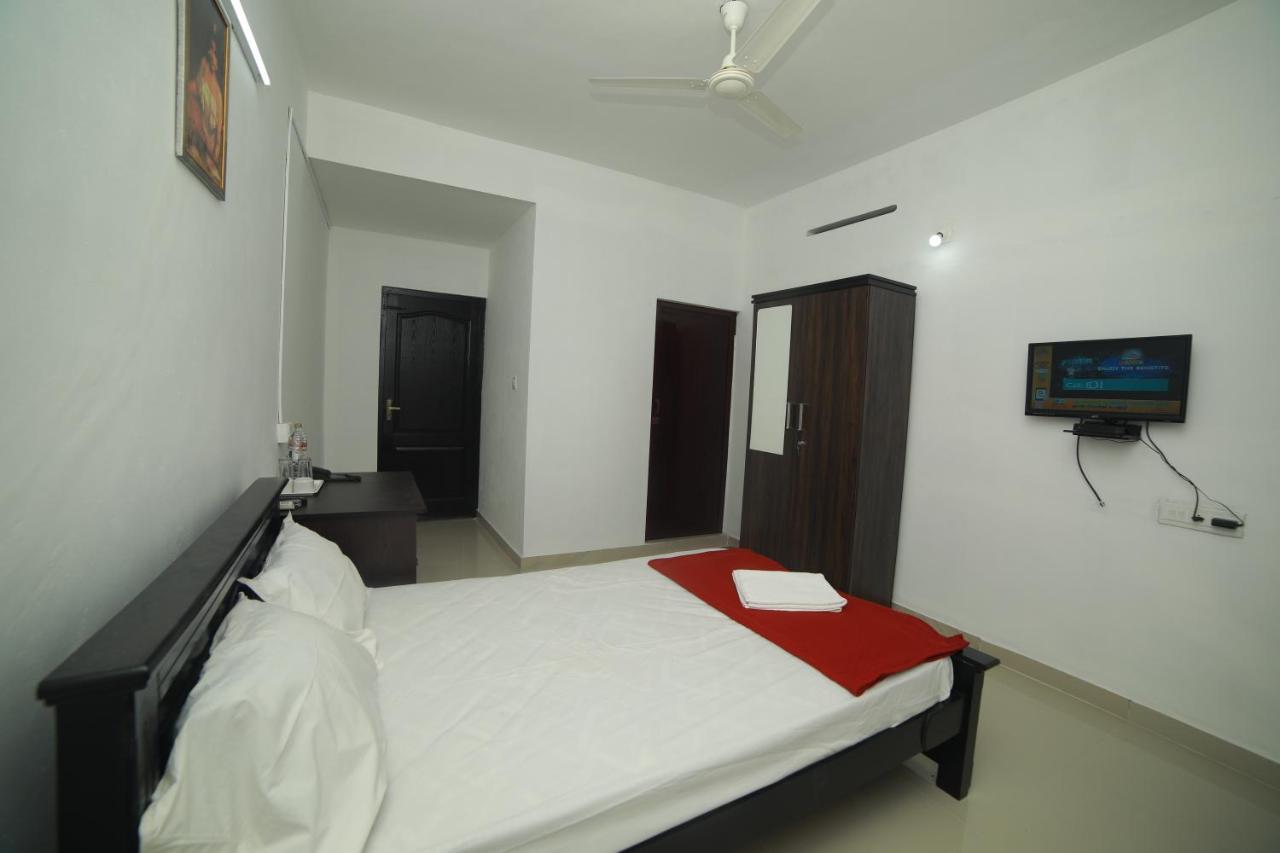 Meghna Residency Hotel Thiruvananthapuram Exterior foto