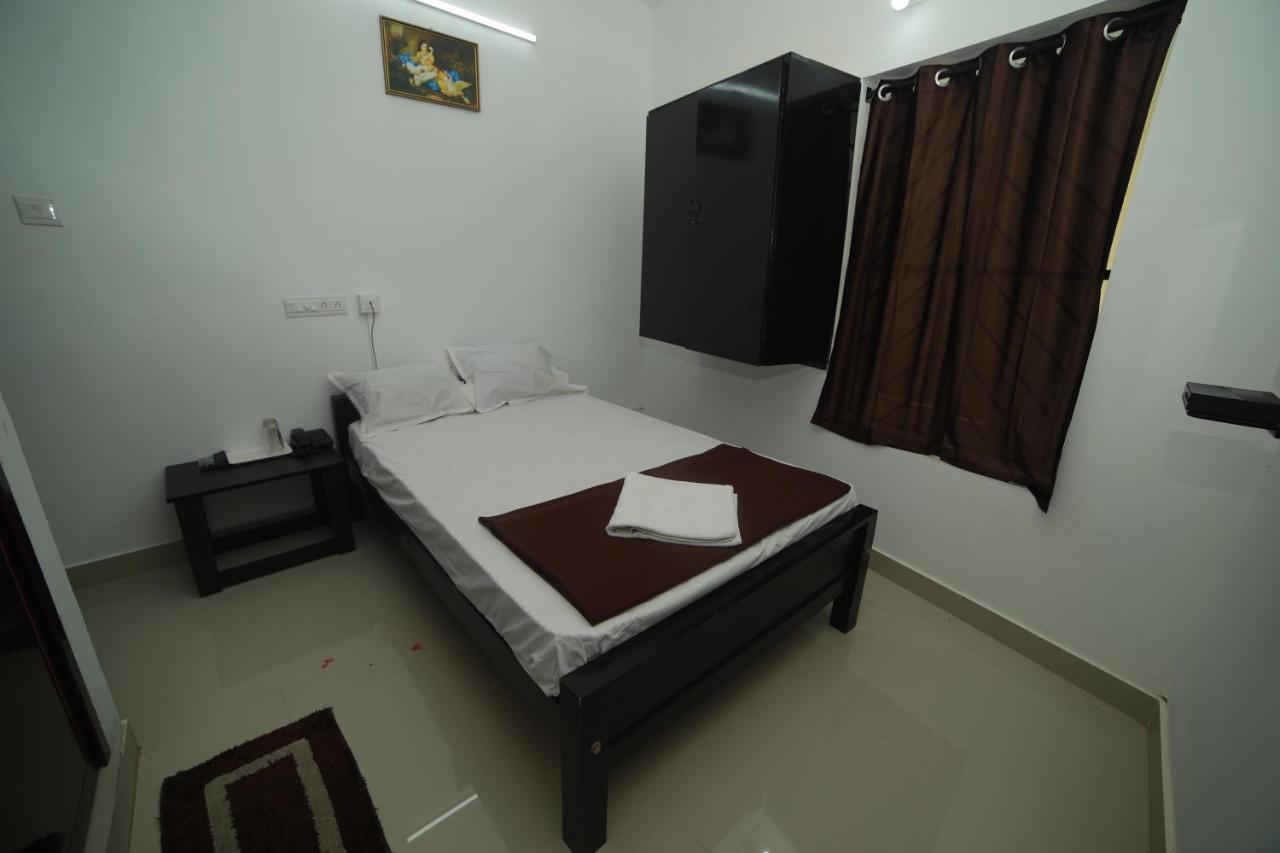Meghna Residency Hotel Thiruvananthapuram Exterior foto