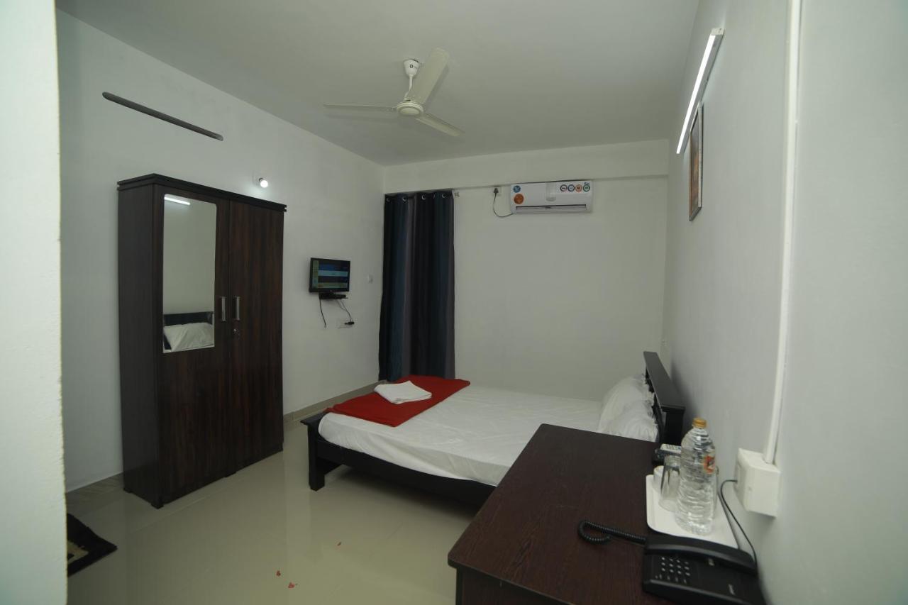 Meghna Residency Hotel Thiruvananthapuram Exterior foto