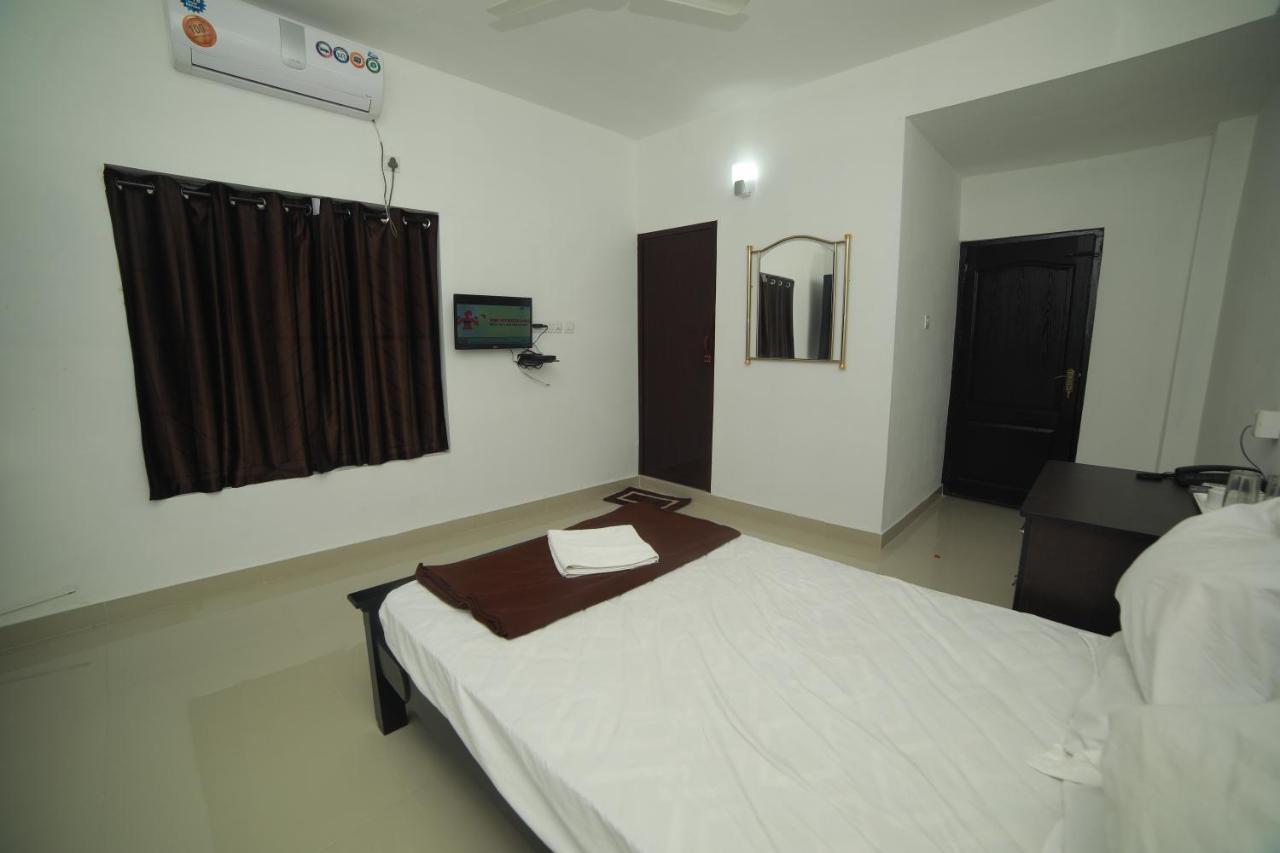 Meghna Residency Hotel Thiruvananthapuram Exterior foto